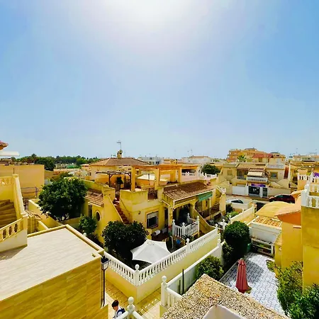 Casa Blanca- Charming Spanish With Pool