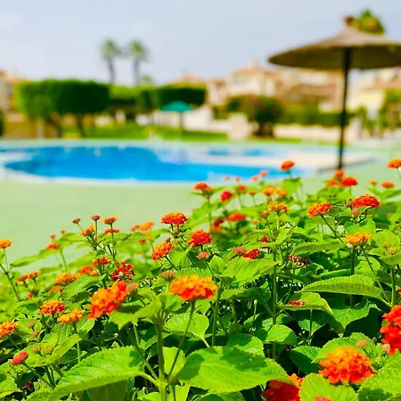 Dom wakacyjny Casa Blanca- Charming Spanish With Pool